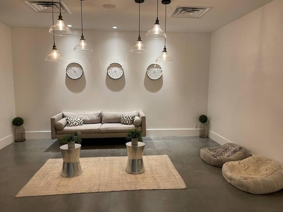 Newly Room In Cozy Hotel With Super Location To The Parks Kissimmee Buitenkant foto