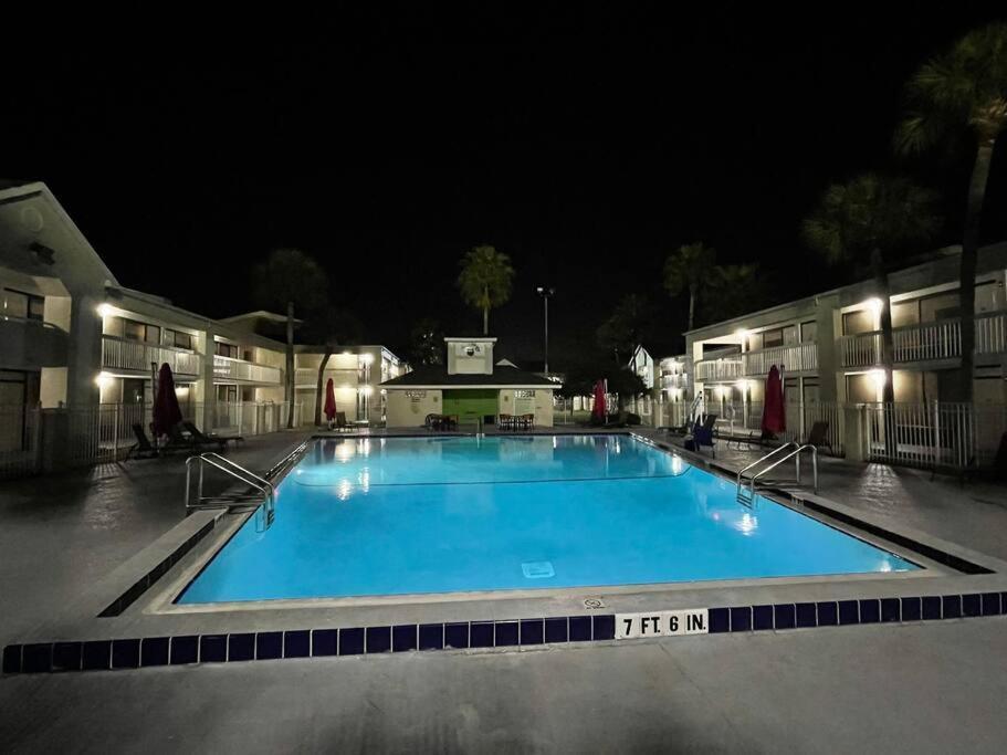 Newly Room In Cozy Hotel With Super Location To The Parks Kissimmee Buitenkant foto