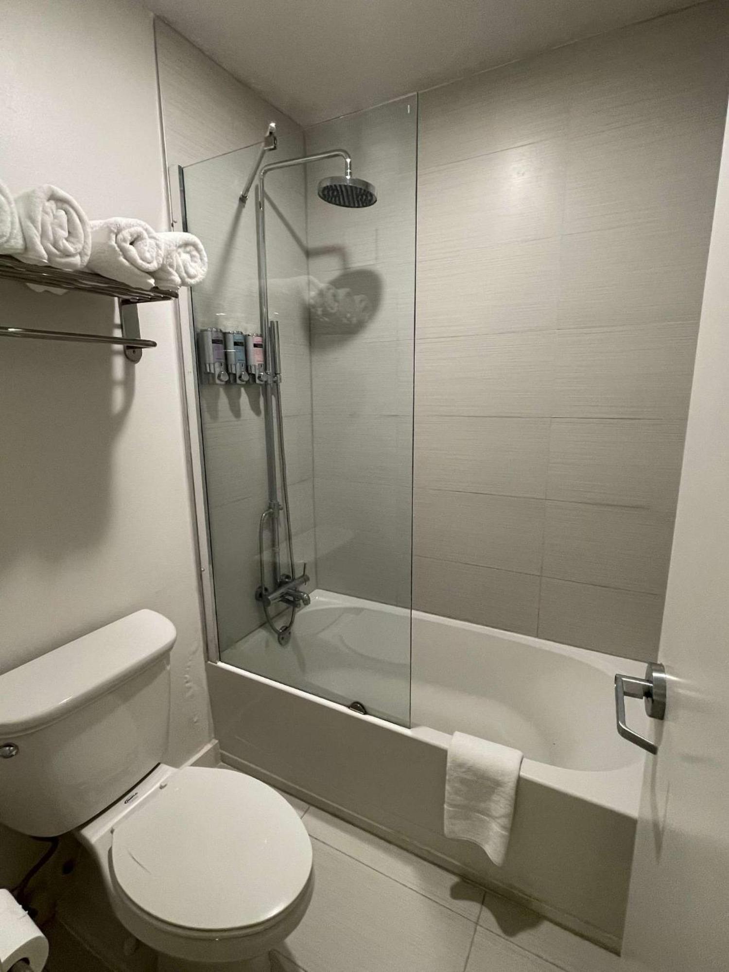 Newly Room In Cozy Hotel With Super Location To The Parks Kissimmee Buitenkant foto